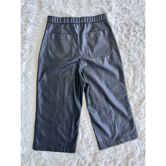 BCBG NEW YORK Faux-Leather Cropped Pants Women's Black Slash Pockets Size 10 - Picture 2 of 14